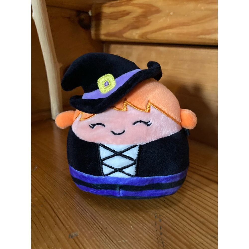 Squishmallow Whitney  